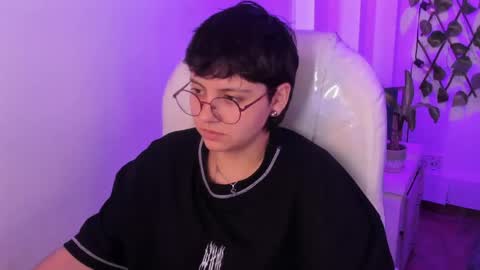 Snapshot of nathalyy_ds chatting on 8, 4, 2026 nathalyy_ds online show from 8, 4, 2026