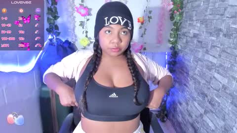 Snapshot of nathasha_jhonsom_ chatting on 1, 12, 2025 Naty online show from 1, 12, 2025