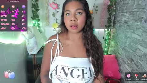 Snapshot of nathasha_jhonsom_ chatting on 4, 12, 2025 Naty online show from 4, 12, 2025