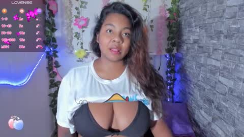 Snapshot of nathasha_jhonsom_ chatting on 19, 12, 2025 Naty online show from 19, 12, 2025