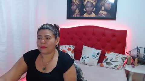 nathy_voyeur online show from 25, 1, 2025