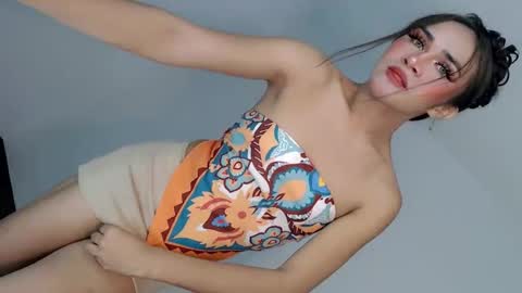 Nathalie smith online show from 10, 5, 2026