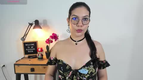 Snapshot of nattytrainor chatting on 12, 2, 2026 Natty Trainor online show from 12, 2, 2026