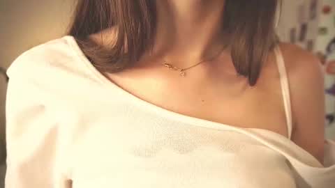 Snapshot of natur_ella chatting on 19, 12, 2025 Ella online show from 19, 12, 2025