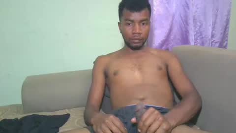 naturalman829031 online show from 4, 10, 2025