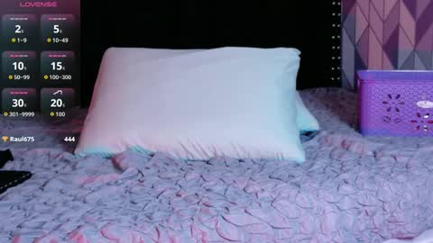 Gwen  online show from 3, 10, 2025