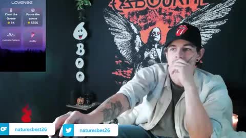 Snapshot of naturesbest951 chatting on 25, 10, 2025 NATURESBEST online show from 25, 10, 2025