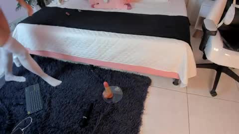 naty_rose23 online show from 23, 4, 2026