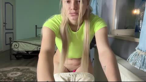 Andreea online show from 4, 12, 2025