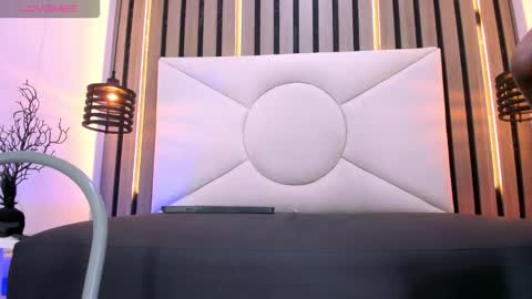 natzuki_ online show from 19, 12, 2025