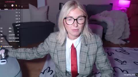 Snapshot of naughty__bex chatting on 30, 10, 2025 Bex currently on maternity leave online show from 30, 10, 2025