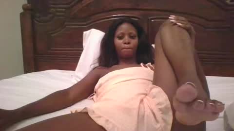 Snapshot of naughty_babe000 chatting on 12, 9, 2025 alisha online show from 12, 9, 2025