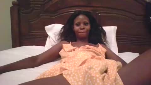 Snapshot of naughty_babe000 chatting on 16, 9, 2025 alisha online show from 16, 9, 2025