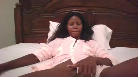 Snapshot of naughty_babe000 chatting on 19, 9, 2025 alisha online show from 19, 9, 2025