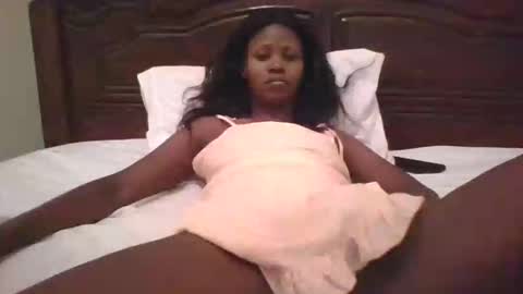 Snapshot of naughty_babe000 chatting on 22, 9, 2025 alisha online show from 22, 9, 2025