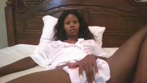 Snapshot of naughty_babe000 chatting on 29, 9, 2025 alisha online show from 29, 9, 2025