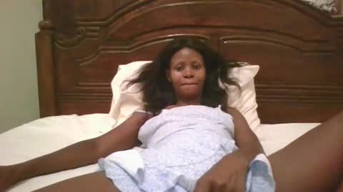 Snapshot of naughty_babe000 chatting on 8, 10, 2025 alisha online show from 8, 10, 2025