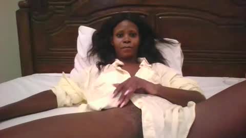 Snapshot of naughty_babe000 chatting on 17, 10, 2025 alisha online show from 17, 10, 2025