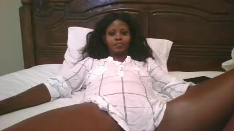 Snapshot of naughty_babe000 chatting on 18, 10, 2025 alisha online show from 18, 10, 2025