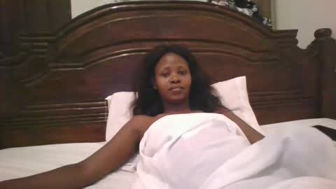 Snapshot of naughty_babe000 chatting on 15, 11, 2025 alisha online show from 15, 11, 2025