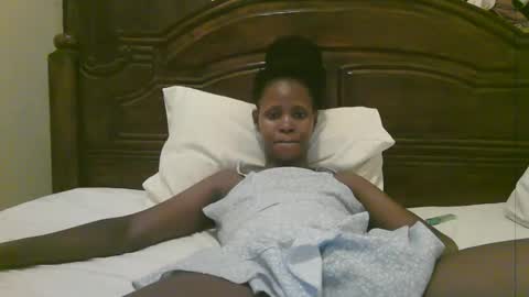 Snapshot of naughty_babe000 chatting on 19, 12, 2025 alisha online show from 19, 12, 2025