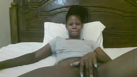 Snapshot of naughty_babe000 chatting on 20, 12, 2025 alisha online show from 20, 12, 2025