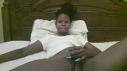 Snapshot of naughty_babe000 chatting on 20, 12, 2025 alisha online show from 20, 12, 2025