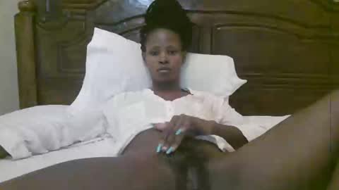 Snapshot of naughty_babe000 chatting on 21, 12, 2025 alisha online show from 21, 12, 2025