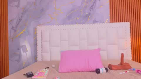 Snapshot of naughty_ebonyy chatting on 14, 12, 2025 SASHA online show from 14, 12, 2025