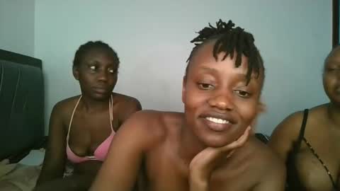 Snapshot of naughty_ellaa chatting on 25, 10, 2025 naughty_ellaa online show from 25, 10, 2025
