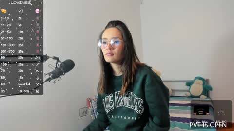 Snapshot of naughty_giirl_ chatting on 11, 12, 2024 lauh online show from 11, 12, 2024