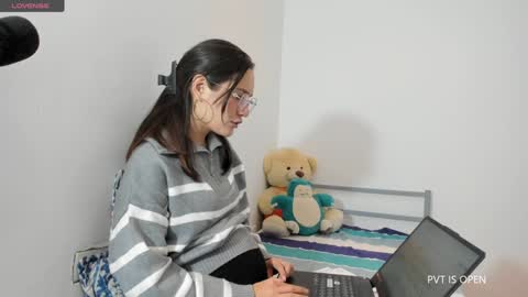 Snapshot of naughty_giirl_ chatting on 23, 1, 2025 lauh online show from 23, 1, 2025
