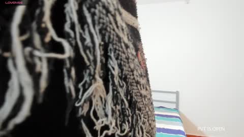 Snapshot of naughty_giirl_ chatting on 27, 1, 2025 lauh online show from 27, 1, 2025