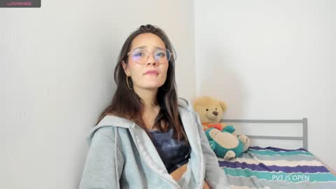 Snapshot of naughty_giirl_ chatting on 28, 1, 2025 lauh online show from 28, 1, 2025