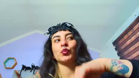 Snapshot of naughty_kittenm chatting on 8, 10, 2025 Kitten online show from 8, 10, 2025