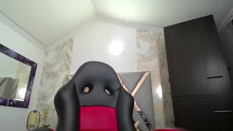 Snapshot of naughty_kittenm chatting on 16, 12, 2025 Kitten online show from 16, 12, 2025