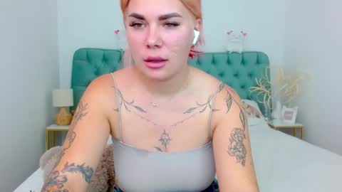 Snapshot of naughty_kittyy1 chatting on 5, 10, 2025 Maria online show from 5, 10, 2025