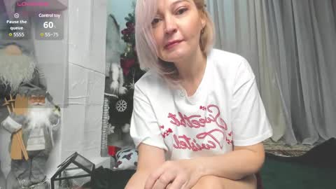 Snapshot of naughty_milena chatting on 3, 1, 2025 Milena online show from 3, 1, 2025