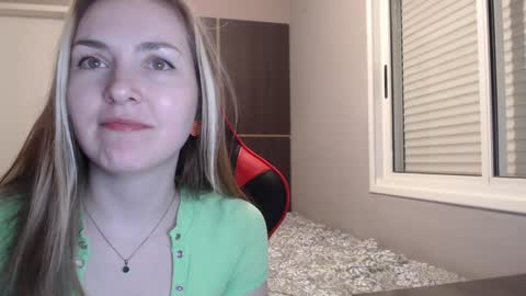 Snapshot of naughty_popa chatting on 13, 12, 2024 Ann online show from 13, 12, 2024