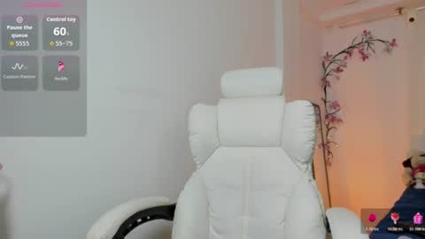 Snapshot of naughty_sexy_girl_1 chatting on 18, 6, 2026 Lau online show from 18, 6, 2026