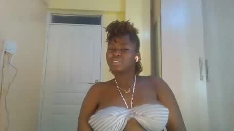 Snapshot of naughty_sluttygal chatting on 24, 10, 2025 Lydiah online show from 24, 10, 2025
