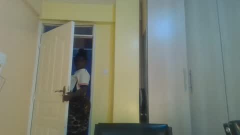 Snapshot of naughty_sluttygal chatting on 25, 10, 2025 Lydiah online show from 25, 10, 2025