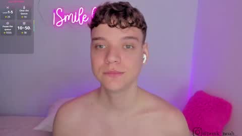 Snapshot of naughty_twink_ chatting on 22, 5, 2026 Noah online show from 22, 5, 2026
