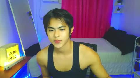 Snapshot of naughtyboylouie chatting on 17, 11, 2025 Loue online show from 17, 11, 2025