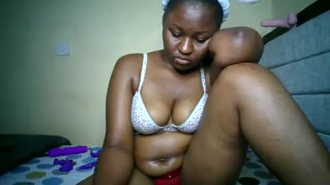 Snapshot of naughtybrownny chatting on 24, 6, 2026 MUMU online show from 24, 6, 2026