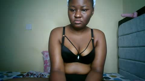 Snapshot of naughtybrownny chatting on 26, 6, 2026 MUMU online show from 26, 6, 2026
