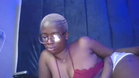 Snapshot of naughtychloee chatting on 19, 6, 2026 naughtychloee online show from 19, 6, 2026