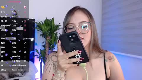 Snapshot of naughtycurvybbx chatting on 23, 12, 2024 LANAindependent model online show from 23, 12, 2024