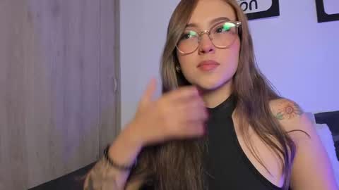 Snapshot of naughtycurvybbx chatting on 27, 9, 2025 LANAindependent model online show from 27, 9, 2025