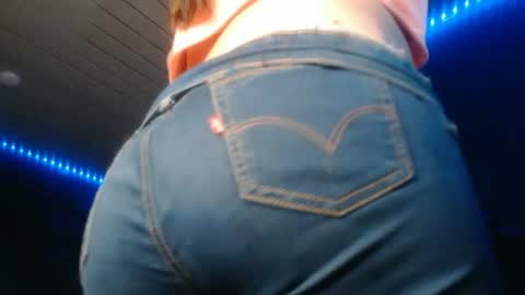 Snapshot of naughtyhotsquirt chatting on 11, 6, 2026 Kimberly online show from 11, 6, 2026